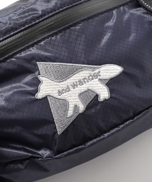 andwander × MAISON KITSUNE ショルダーバック Maison Kitsune（メゾンキツネ）の「and wander/アンドワンダー