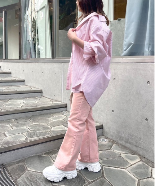 OLIVE des OLIVE（オリーブデオリーブ）の「【S/Mサイズ】セミフレアデニムパンツ（デニムパンツ・レディース・ブルー/サックスブルー/ピンク・SMALL/MEDIUM）」の17枚目の写真