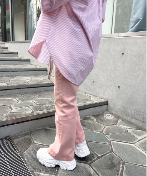 OLIVE des OLIVE（オリーブデオリーブ）の「【S/Mサイズ】セミフレアデニムパンツ（デニムパンツ・レディース・ブルー/サックスブルー/ピンク・SMALL/MEDIUM）」の22枚目の写真