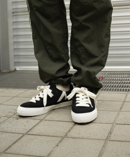 AVIREX（アヴィレックス）の「【直営店限定】AVIREX SB ENCINITAS / アヴィレックス SB エンシニータス / スニーカー（スニーカー・メンズ・ホワイト/パープル/ブラック・8/9/10）」の9枚目の写真