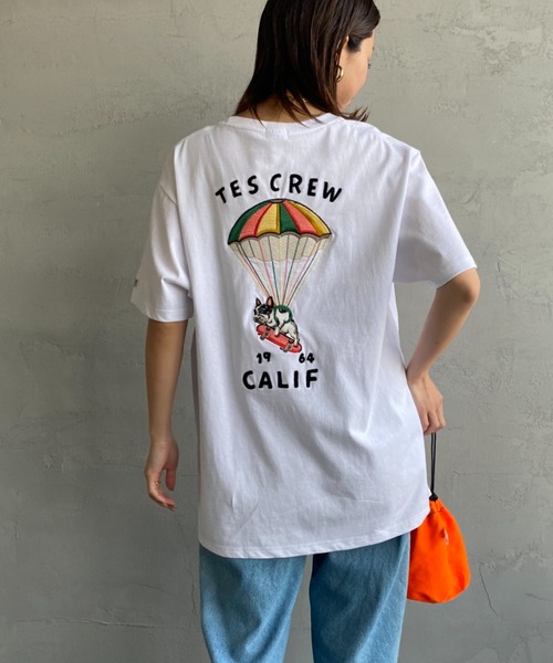 The Endless Summer（エンドレスサマー）の「[THE ENDLESS SUMMER/エンドレスサマー] 別注 パラシュートBUHI刺繍Tシャツ（Tシャツ/カットソー・レディース・ホワイト/ネイビー・XL/M/L）」の4枚目の写真