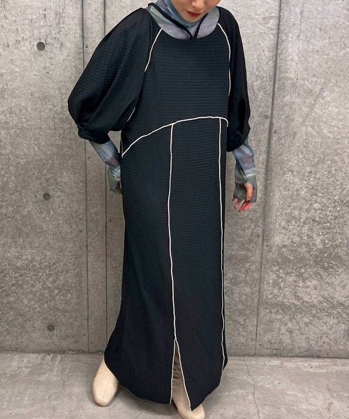 byYOUANCE(バイユアンス)の「配色デザインストラップカットワンピース(ワンピース・レディース・ブラック/ブルー・FREE)」の9枚目の写真