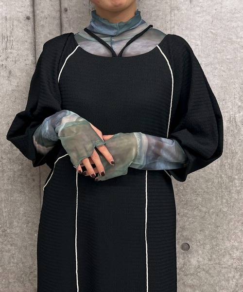 byYOUANCE(バイユアンス)の「配色デザインストラップカットワンピース(ワンピース・レディース・ブラック/ブルー・FREE)」の10枚目の写真