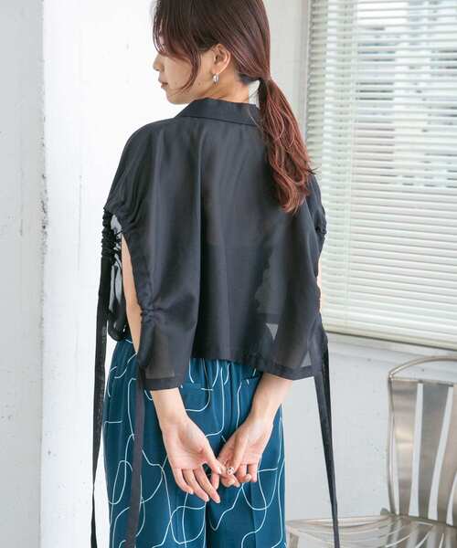 KBF（ケイビーエフ）の「サイドドロストクロップドシャツ（シャツ/ブラウス・レディース・オフホワイト/ライトベージュ/ネイビー・ONE）」の19枚目の写真