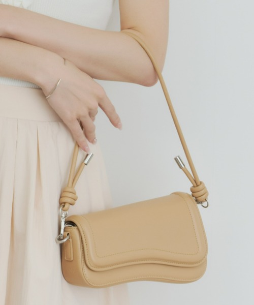 Olu.(オルドット)の「【ロングセラーアイテム】カクテルショルダーバッグ(ショルダーバッグ・レディース・ホワイト/ベビーピンク/オレンジ系その他/ベージュ/ブラック・FREE)」の5枚目の写真