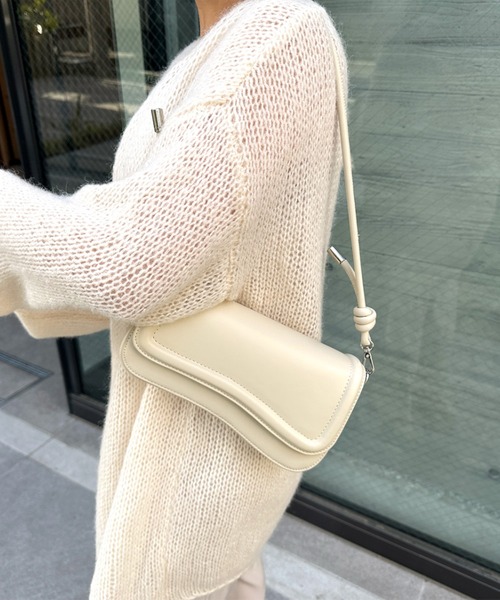 Olu.(オルドット)の「【ロングセラーアイテム】カクテルショルダーバッグ(ショルダーバッグ・レディース・ホワイト/ベビーピンク/オレンジ系その他/ベージュ/ブラック・FREE)」の2枚目の写真