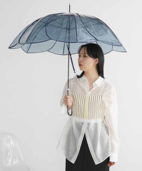 Aunt Marie's(アントマリーズ)の「フラワークリアアンブレラ / 雨傘 /(長傘・レディース・ホワイト/ブラック/ブラウン/ブルーグレー・FREE)」の16枚目の写真