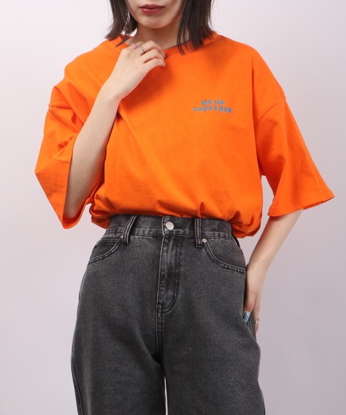 spiritoso(スピリトーゾ)の「spiritoso スケーター カップルプリント 半袖Tシャツ(Tシャツ/カットソー・レディース・ネイビー/オレンジ・F)」の11枚目の写真