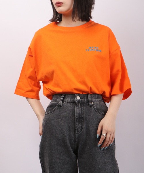 spiritoso(スピリトーゾ)の「spiritoso スケーター カップルプリント 半袖Tシャツ(Tシャツ/カットソー・レディース・ネイビー/オレンジ・F)」の10枚目の写真
