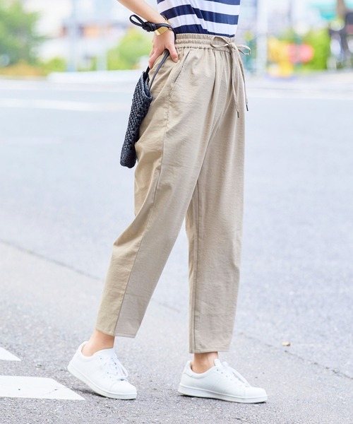 CROSS FUNCTION（クロスファンクション）の「《ストレッチ・シワになりにくい》さらっと速乾 きれいめイージータックパンツ【CF/クロスファンクション】（その他パンツ・レディース・アーミー/ライトベージュ/クリアブラック/ロイヤルブルー/クリーム/アイボリー/ネイビー/ベージュ/カーキ/チャコールグレー/ブラック・M/L/LL）」の5枚目の写真