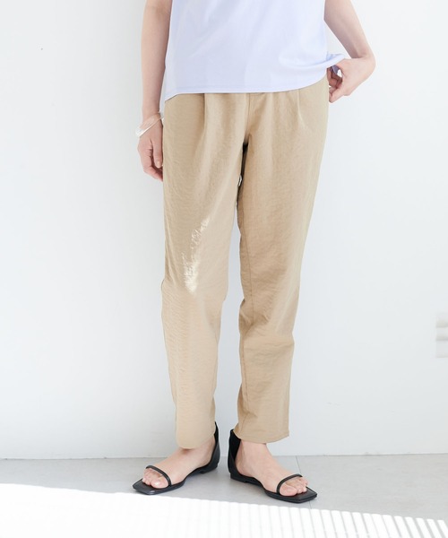 CROSS FUNCTION（クロスファンクション）の「《ストレッチ・シワになりにくい》さらっと速乾 きれいめイージータックパンツ【CF/クロスファンクション】（その他パンツ・レディース・アーミー/ライトベージュ/クリアブラック/ロイヤルブルー/クリーム/アイボリー/ネイビー/ベージュ/カーキ/チャコールグレー/ブラック・M/L/LL）」の4枚目の写真