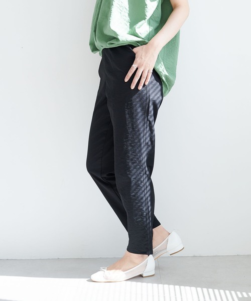 CROSS FUNCTION（クロスファンクション）の「《ストレッチ・シワになりにくい》さらっと速乾 きれいめイージータックパンツ【CF/クロスファンクション】（その他パンツ・レディース・アーミー/ライトベージュ/クリアブラック/ロイヤルブルー/クリーム/アイボリー/ネイビー/ベージュ/カーキ/チャコールグレー/ブラック・M/L/LL）」の17枚目の写真