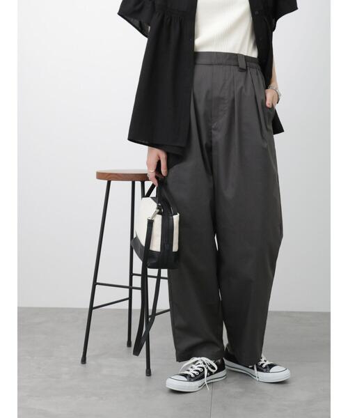 Samansa Mos2 blue(サマンサモスモスブルー)の「タックトラウザーパンツ(その他パンツ・レディース・チャコールグレー/ブルー/ベージュ・F)」の6枚目の写真