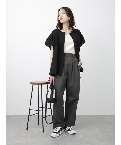 Samansa Mos2 blue(サマンサモスモスブルー)の「タックトラウザーパンツ(その他パンツ・レディース・チャコールグレー/ブルー/ベージュ・F)」の7枚目の写真