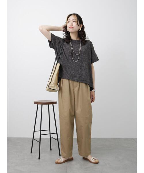 Samansa Mos2 blue(サマンサモスモスブルー)の「タックトラウザーパンツ(その他パンツ・レディース・チャコールグレー/ブルー/ベージュ・F)」の19枚目の写真