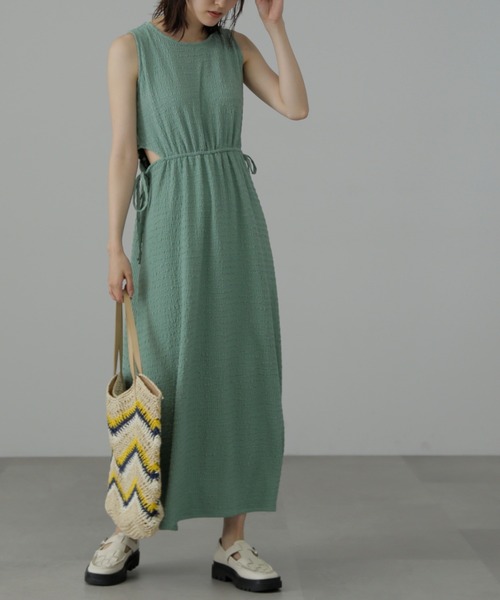 FREE'S MART（フリーズマート）の「◆サイドカットノースリカットソーワンピース（ワンピース・レディース・イエロー/グリーン/ブラック・SMALL/MEDIUM）」の14枚目の写真