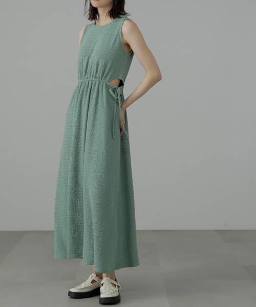 FREE'S MART（フリーズマート）の「◆サイドカットノースリカットソーワンピース（ワンピース・レディース・イエロー/グリーン/ブラック・SMALL/MEDIUM）」の16枚目の写真