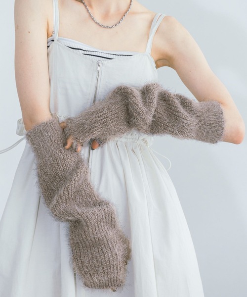 PAGEBOY（ページボーイ）の「フェザーアームウォーマー（アームカバー・レディース・ベージュ/ブラック・FREE）」の8枚目の写真