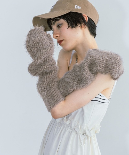 PAGEBOY（ページボーイ）の「フェザーアームウォーマー（アームカバー・レディース・ベージュ/ブラック・FREE）」の10枚目の写真