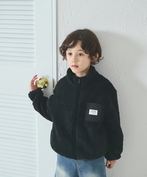 pairmanon（ペアマノン）の「ボア 配色 スタンドカラー ジャケット（その他アウター・キッズ・ピンク/その他/ベージュ/ブラック/ブラウン/ブルー/パープル/ブラック系その他/モカ/グリーン系その他/イエロー/テラコッタ/ピンク系その他/ブルー系その他/その他1/ミント・110/120/130/100/90/150/140）」の2枚目の写真