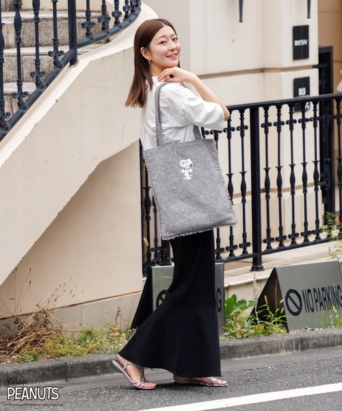 SNOOPY（スヌーピー）の「【CHICKS】SNOOPY　フリンジトートバッグ（トートバッグ・レディース・アイボリー/グレー・FREE）」の3枚目の写真