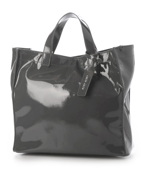 cache cache(カシュ カシュ)の「カシュカシュ cachecache / ソフトエナメルスクエア手提げトート(トートバッグ・レディース・ブラック系その他/アイボリー/ブルー/ライトグリーン/レオパード/ベージュ/ラベンダー/ブラック/ワイン/ライトイエロー/ホワイト/ブルー系その他/ダークグレー/ライトグレー/ライトブルー・FREE)」の6枚目の写真