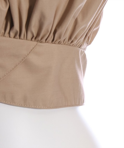 clear（クリア）の「クロスバックリボンブラウス [着回し力抜群 大人 カジュアル 短丈ブラウス]（シャツ/ブラウス・レディース・ベージュ/ブラック/サックスブルー/オフホワイト・F）」の12枚目の写真