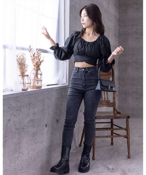 clear（クリア）の「クロスバックリボンブラウス [着回し力抜群 大人 カジュアル 短丈ブラウス]（シャツ/ブラウス・レディース・ベージュ/ブラック/サックスブルー/オフホワイト・F）」の13枚目の写真