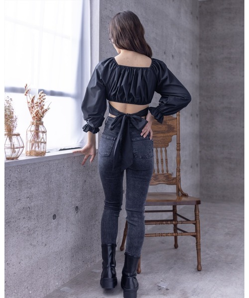 clear（クリア）の「クロスバックリボンブラウス [着回し力抜群 大人 カジュアル 短丈ブラウス]（シャツ/ブラウス・レディース・ベージュ/ブラック/サックスブルー/オフホワイト・F）」の15枚目の写真