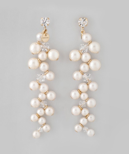 Anemone イヤリング　ホワイト　結婚式イヤリング Anemone イヤリング ホワイト 結婚式イヤリング