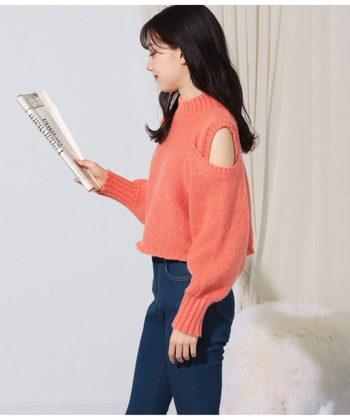 CHILLE（チル）の「スリットショルダー起毛ニットトップス（ニット/セーター・レディース・ブラック/グレイッシュベージュ/オレンジ・FREE）」の12枚目の写真