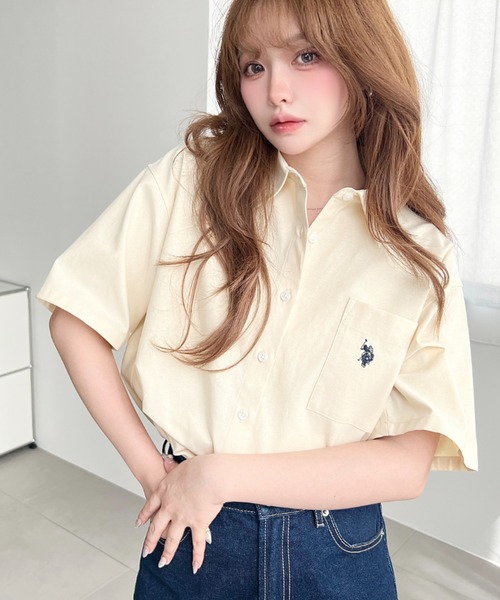 U.S. POLO ASSN.(ユーエスポロアッスン)の「moment+別注【U.S.POLO ASSN.】ワンポイント刺繍半袖オックスシャツ(シャツ/ブラウス・レディース・オフホワイト/ブルー/ブラック/イエロー/ピンク・M/L)」の9枚目の写真