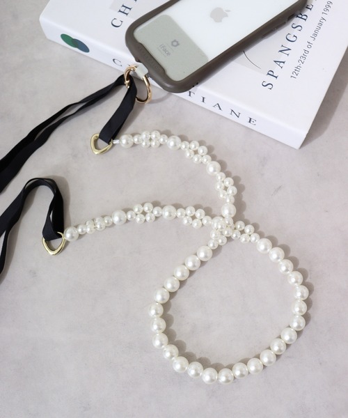 Ree&Mee（リーアンドミー）の「Ree&Mee ベロア パール スマホショルダーストラップ（スマホグッズ・レディース・ゴールド・FREE）」の5枚目の写真