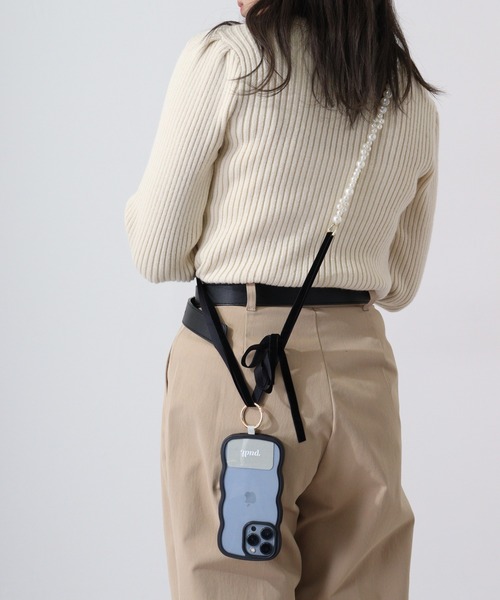 Ree&Mee（リーアンドミー）の「Ree&Mee ベロア パール スマホショルダーストラップ（スマホグッズ・レディース・ゴールド・FREE）」の13枚目の写真