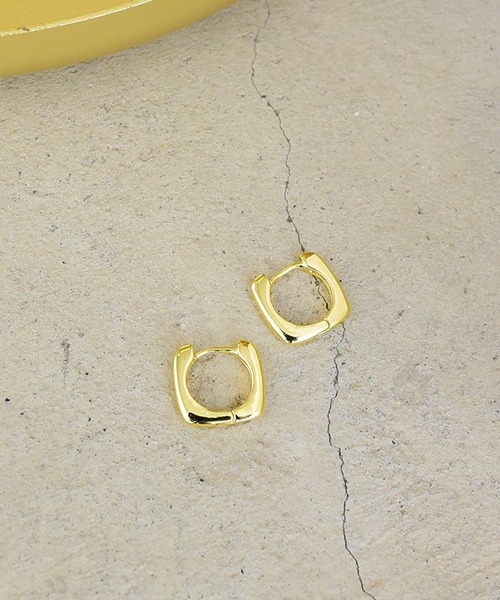 styiro(スタイロ)の「ニッケルフリー スクエアフープピアス(ピアス(両耳用)・レディース・シルバー/ゴールド・10/14)」の17枚目の写真