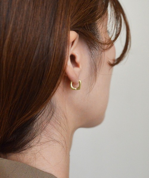 styiro(スタイロ)の「ニッケルフリー スクエアフープピアス(ピアス(両耳用)・レディース・シルバー/ゴールド・10/14)」の19枚目の写真