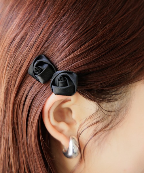 flower（フラワー）の「ロージークリップ（バレッタ/ヘアクリップ・レディース・ブラック/アイボリー・FREE）」の2枚目の写真