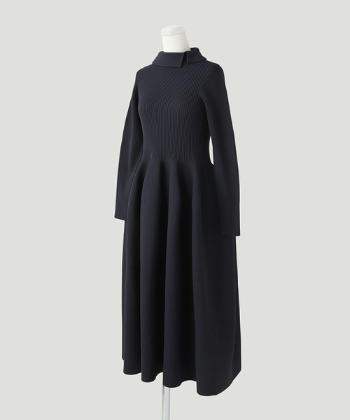 未使用 HUIT 定価1.8 衿付き ホールガーメント ニット ワンピース HUIT bouquet（ユイット）の「衿付き ホールガーメント ニット