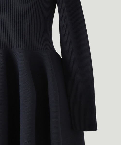 HUIT bouquet（ユイット）の「衿付き ホールガーメント ニット