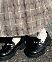 ビット付き厚底ローファー