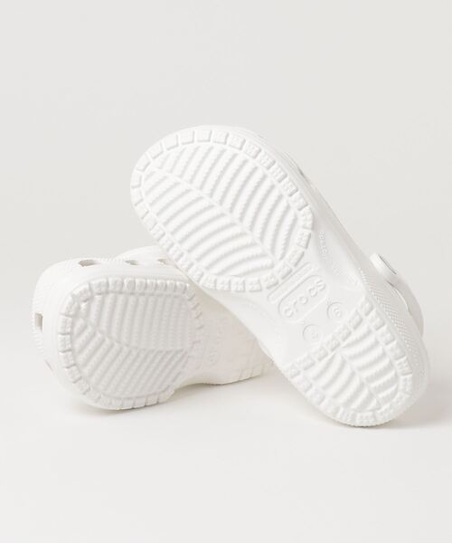 crocs(クロックス)の「クロックス crocs クロッグサンダル(サンダル・メンズ・ホワイト・22.0cm/23.0cm/24.0cm/25.0cm/26.0cm/27.0cm/28.0cm/29.0cm)」の3枚目の写真