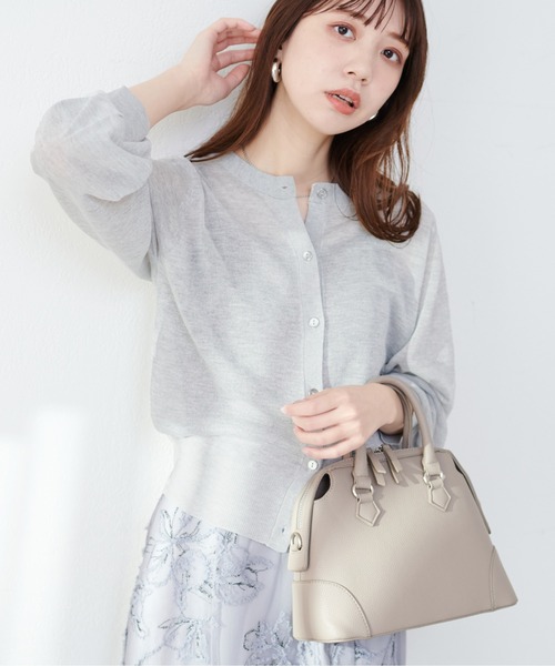 natural couture(ナチュラルクチュール)の「ラメシアークルーネックカーディガン(カーディガン/ボレロ・レディース・ブルー/オフホワイト/ブラック/ライトグレー/ラベンダー・FREE)」の3枚目の写真