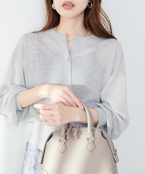 natural couture(ナチュラルクチュール)の「ラメシアークルーネックカーディガン(カーディガン/ボレロ・レディース・ブルー/オフホワイト/ブラック/ライトグレー/ラベンダー・FREE)」の16枚目の写真