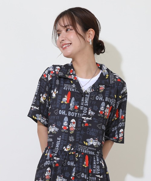 Disney(ディズニー)の「親子お揃い ディズニー 総柄リゾートワンピース 9494A(ワンピース・レディース・パープル/ブラック・F)」の12枚目の写真