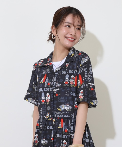 Disney(ディズニー)の「親子お揃い ディズニー 総柄リゾートワンピース 9494A(ワンピース・レディース・パープル/ブラック・F)」の13枚目の写真