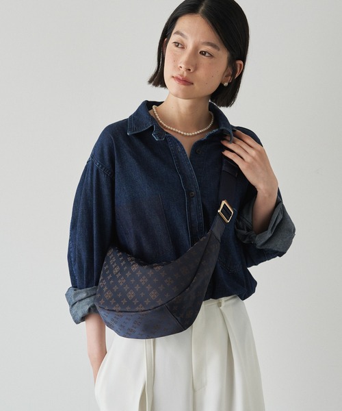 russet（ラシット）の「クラウズナイロンラウンドショルダーバッグ(CE-1327-WEB)（ショルダーバッグ・レディース・ブラック/ブラック×ブルー/ブラウン系その他/ホワイト系その他/ブラック系その他/カーキ・FREE）」の5枚目の写真