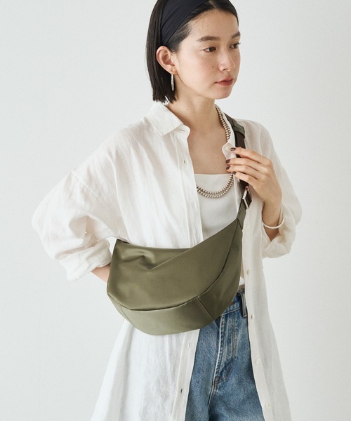 russet 撥水加工　ナイロンラウンドショルダーバッグ russet ショルダーバッグ バッグ 「撥水加工」ナイロンラウンド