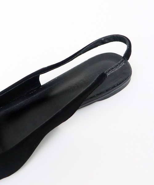 BLUEEAST（ブルーイースト）の「ローズ＆ビジューモチーフミュール（パンプス・レディース・ブラック系/ブラック・MEDIUM/LARGE）」の9枚目の写真