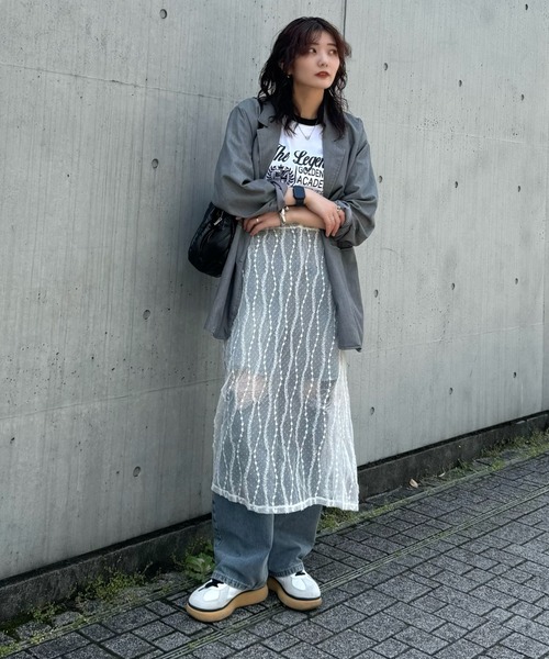 LVEU.(ラブユ.)の「【LVEU.】フロントロゴオーバーTシャツ / トップス カットソー Tシャツ 半袖 プリント プリントT オーバー ブラック ホワイト(Tシャツ/カットソー・レディース・ホワイト/ブラック・FREE)」の6枚目の写真