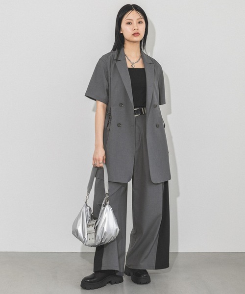 PAGEBOY(ページボーイ)の「パテッドエナメルショルダー(ショルダーバッグ・レディース・シルバー/ブラック・FREE)」の4枚目の写真